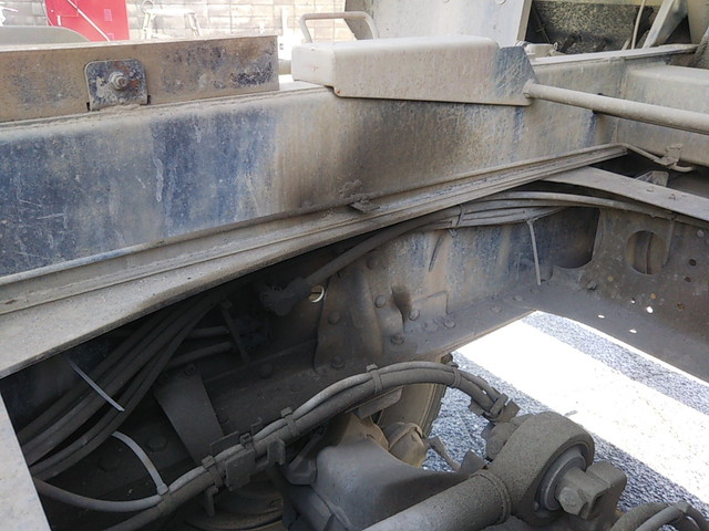 UDトラックスクオンダンプ大型（10t）[写真18]