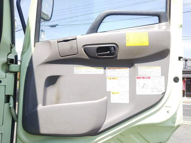 UDトラックスクオンダンプ大型（10t）[写真30]