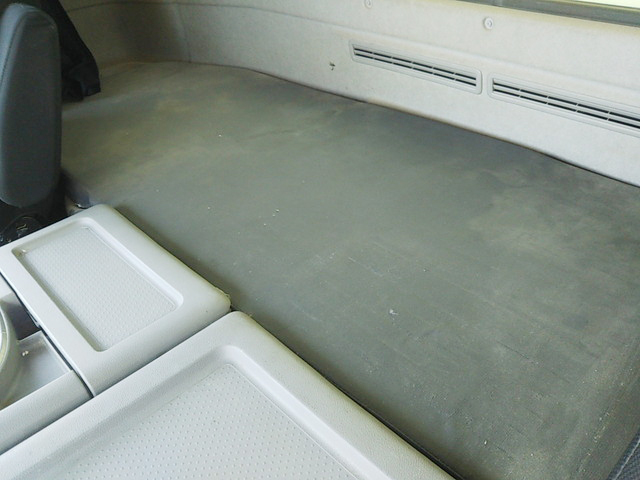 UDトラックスクオンダンプ大型（10t）[写真33]