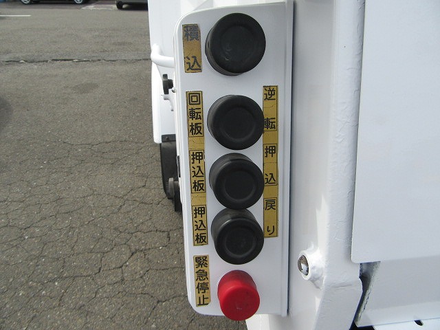 いすゞエルフパッカー車（塵芥車）小型（2t・3t）[写真11]