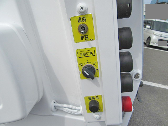 いすゞエルフパッカー車（塵芥車）小型（2t・3t）[写真12]