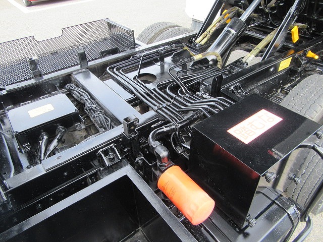 いすゞエルフパッカー車（塵芥車）小型（2t・3t）[写真24]