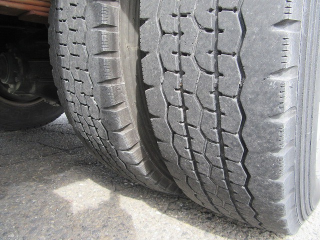 いすゞエルフパッカー車（塵芥車）小型（2t・3t）[写真28]