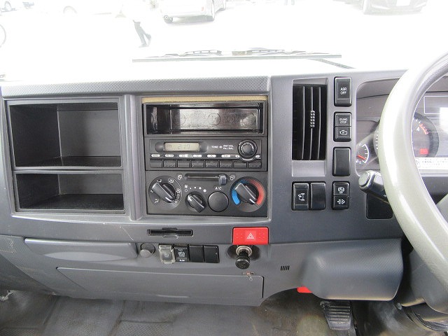 いすゞエルフパッカー車（塵芥車）小型（2t・3t）[写真31]