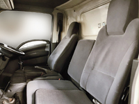 いすゞエルフ冷凍車（冷蔵車）小型（2t・3t）[写真23]