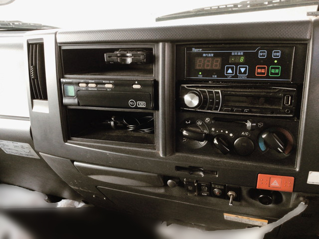 いすゞエルフ冷凍車（冷蔵車）小型（2t・3t）[写真24]