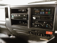 いすゞエルフ冷凍車（冷蔵車）小型（2t・3t）[写真24]