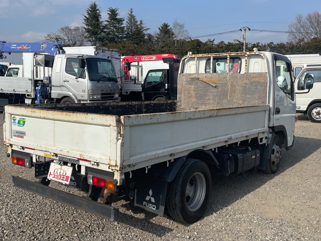 三菱ふそうキャンター平ボディ小型（2t・3t）[写真02]