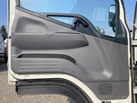 三菱ふそうキャンター平ボディ小型（2t・3t）[写真22]