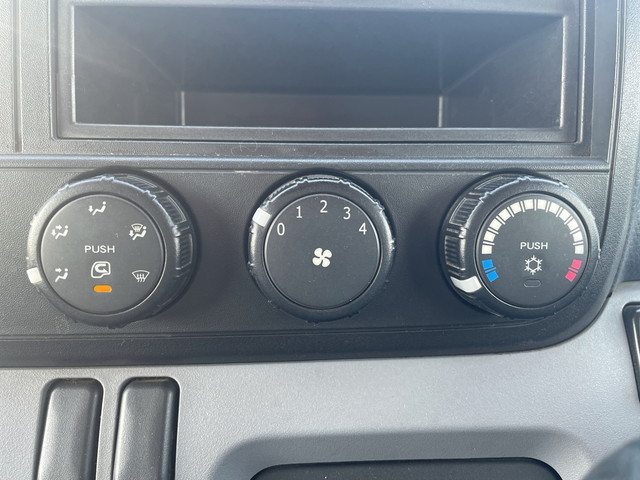 三菱ふそうキャンター平ボディ小型（2t・3t）[写真30]