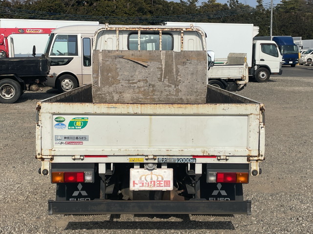 三菱ふそうキャンター平ボディ小型（2t・3t）[写真08]