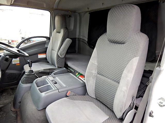 いすゞフォワードクレーン3段中型（4t）[写真11]