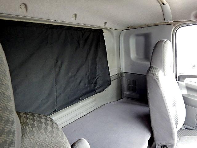 いすゞフォワードクレーン3段中型（4t）[写真12]