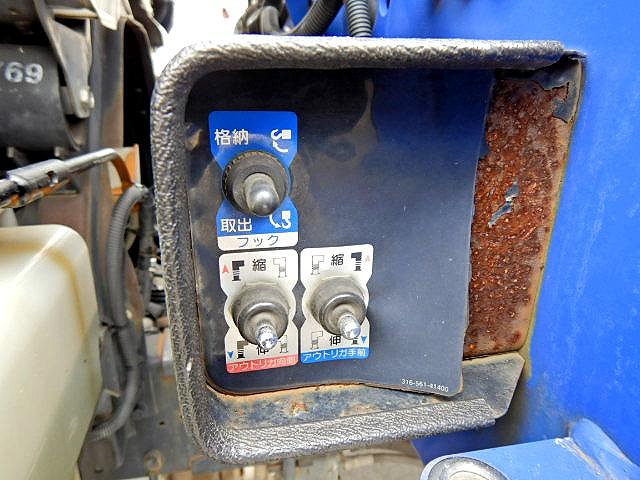 いすゞフォワードクレーン3段中型（4t）[写真28]