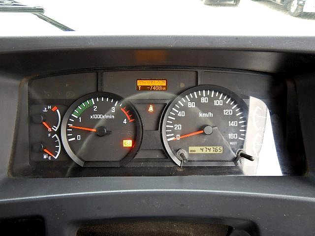 いすゞフォワードクレーン3段中型（4t）[写真40]