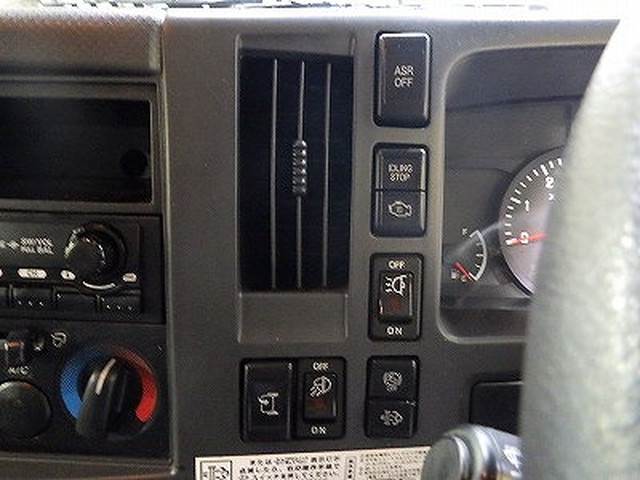 いすゞエルフアルミバン小型（2t・3t）[写真11]