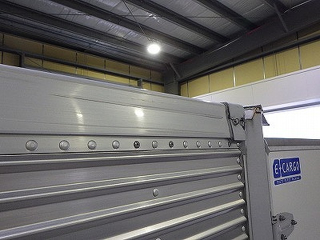 いすゞエルフアルミバン小型（2t・3t）[写真24]