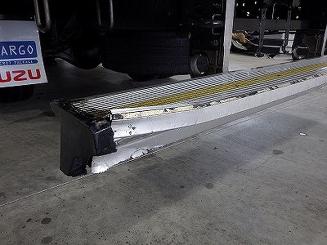 いすゞエルフアルミバン小型（2t・3t）[写真25]