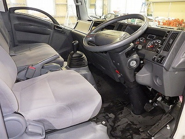 いすゞエルフアルミバン小型（2t・3t）[写真07]