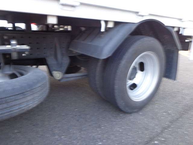 三菱ふそうキャンター平ボディ小型（2t・3t）[写真10]