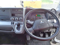 三菱ふそうキャンター平ボディ小型（2t・3t）[写真11]