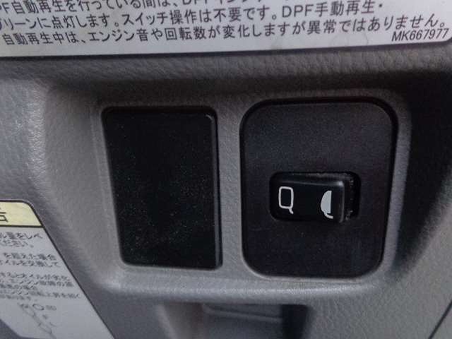 三菱ふそうキャンター平ボディ小型（2t・3t）[写真14]