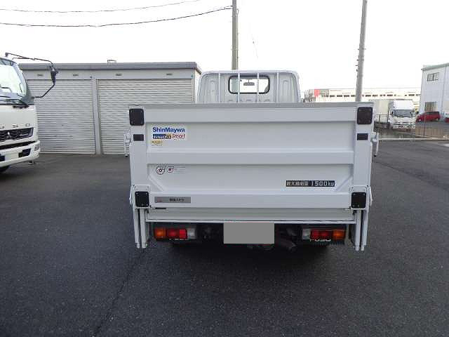 三菱ふそうキャンター平ボディ小型（2t・3t）[写真04]