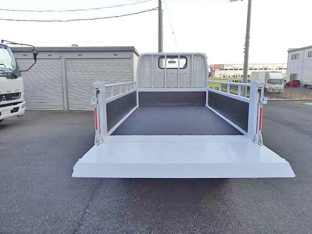 三菱ふそうキャンター平ボディ小型（2t・3t）[写真07]