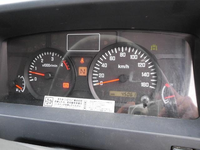 いすゞエルフクレーン3段小型（2t・3t）[写真23]