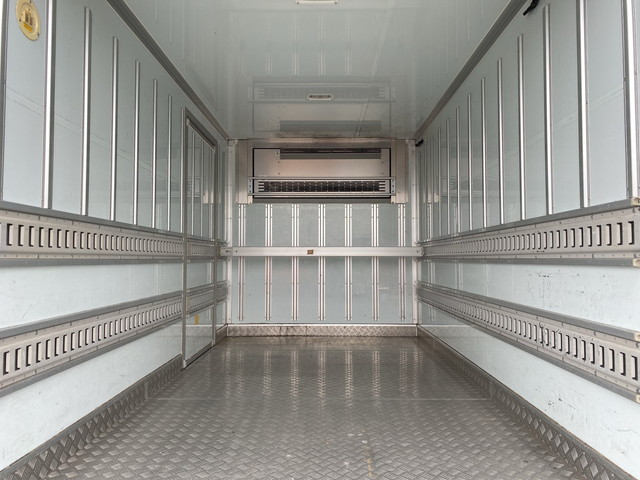 日野デュトロ冷凍車（冷蔵車）小型（2t・3t）[写真11]