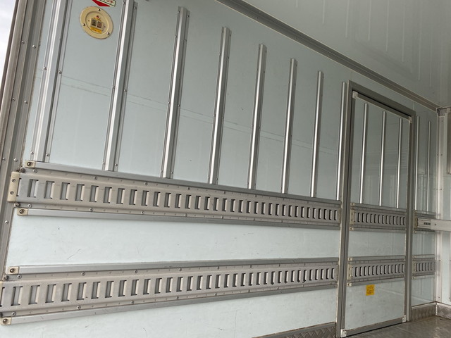 日野デュトロ冷凍車（冷蔵車）小型（2t・3t）[写真12]