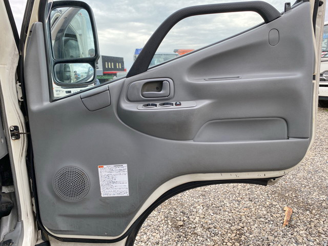 日野デュトロ冷凍車（冷蔵車）小型（2t・3t）[写真31]