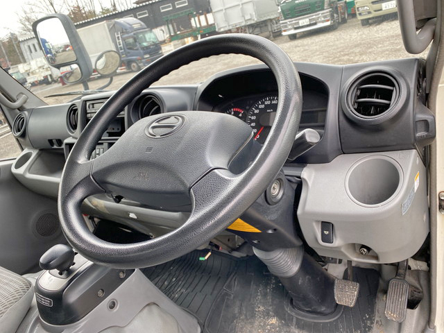 日野デュトロ冷凍車（冷蔵車）小型（2t・3t）[写真34]