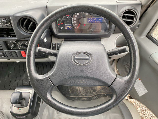 日野デュトロ冷凍車（冷蔵車）小型（2t・3t）[写真37]