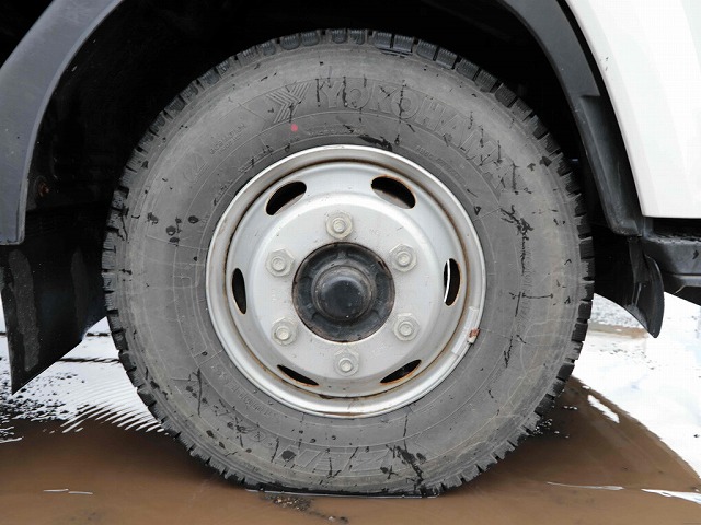 いすゞフォワード平ボディ中型（4t）[写真15]