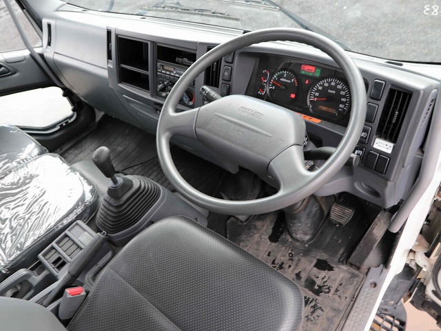 いすゞフォワード平ボディ中型（4t）[写真21]