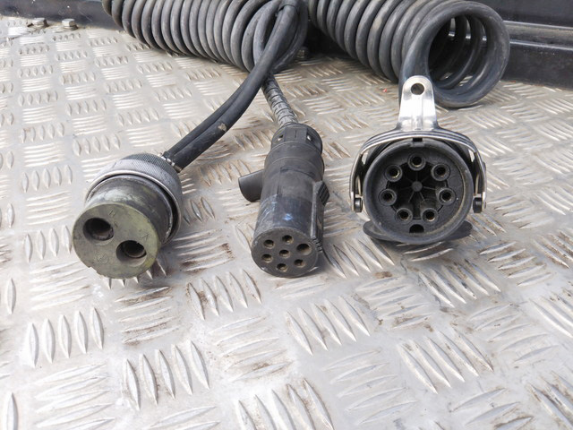 UDトラックスクオントレーラーヘッド（トラクターヘッド）大型（10t）[写真14]