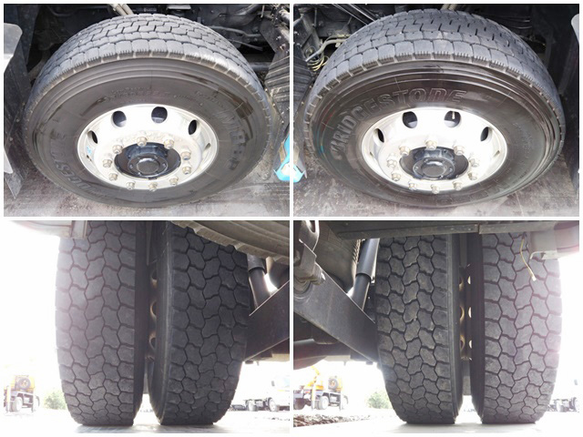 UDトラックスクオントレーラーヘッド（トラクターヘッド）大型（10t）[写真18]