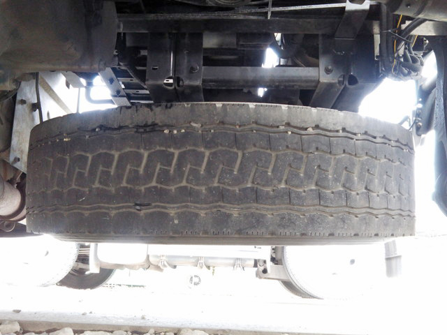 UDトラックスクオントレーラーヘッド（トラクターヘッド）大型（10t）[写真19]