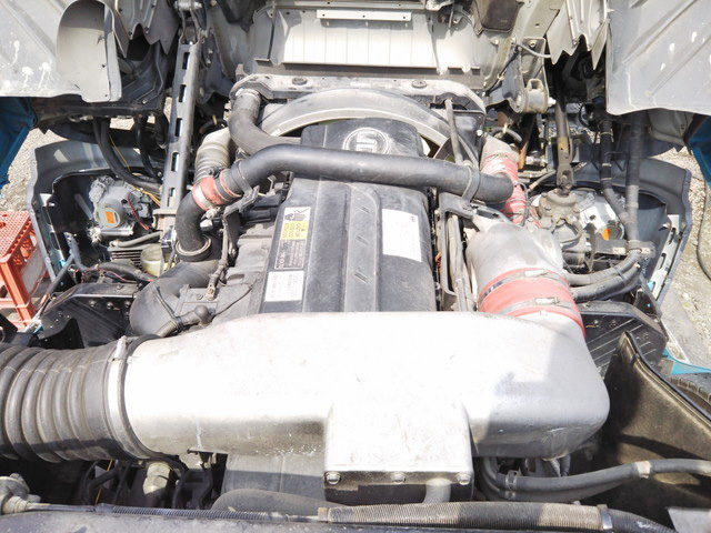 UDトラックスクオントレーラーヘッド（トラクターヘッド）大型（10t）[写真24]