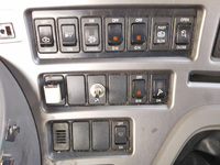 UDトラックスクオントレーラーヘッド（トラクターヘッド）大型（10t）[写真35]