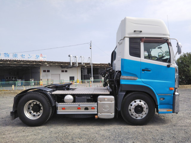 UDトラックスクオントレーラーヘッド（トラクターヘッド）大型（10t）[写真06]