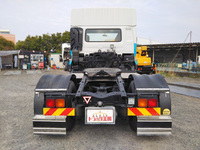 UDトラックスクオントレーラーヘッド（トラクターヘッド）大型（10t）[写真09]