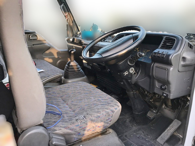 いすゞエルフアルミブロック小型（2t・3t）[写真22]