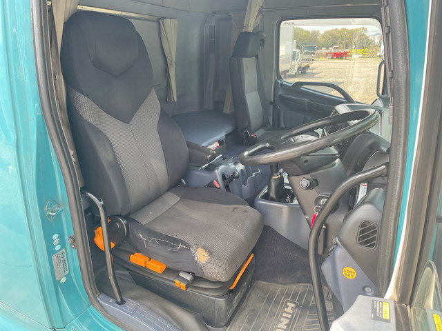 日野プロフィアセルフクレーン4段大型（10t）[写真31]