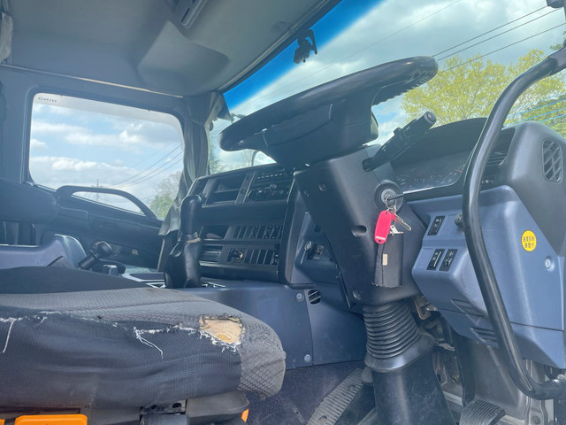 日野プロフィアセルフクレーン4段大型（10t）[写真32]