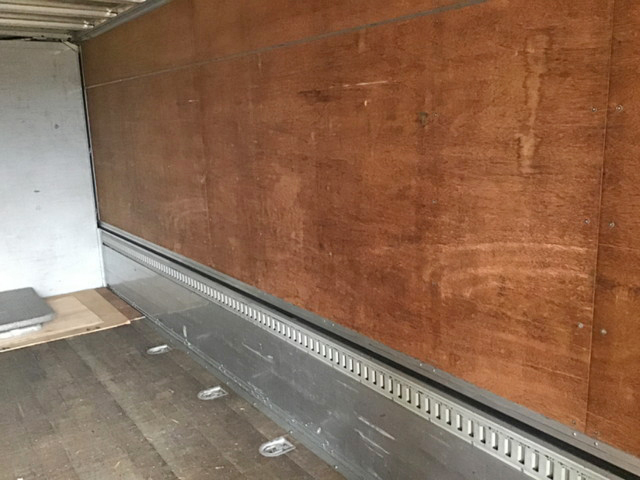 いすゞフォワードアルミウイング中型（4t）[写真03]