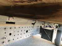 三菱ふそうキャンター平ボディ小型（2t・3t）[写真16]