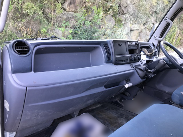 三菱ふそうキャンター平ボディ小型（2t・3t）[写真29]