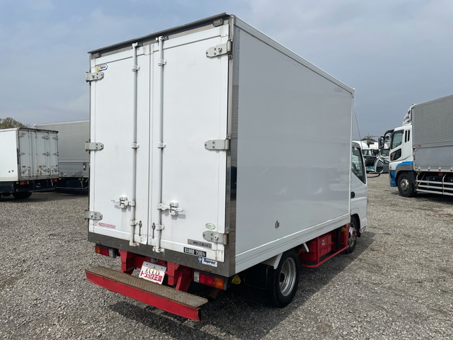 三菱ふそうキャンターガッツ冷凍車（冷蔵車）小型（2t・3t）[写真02]